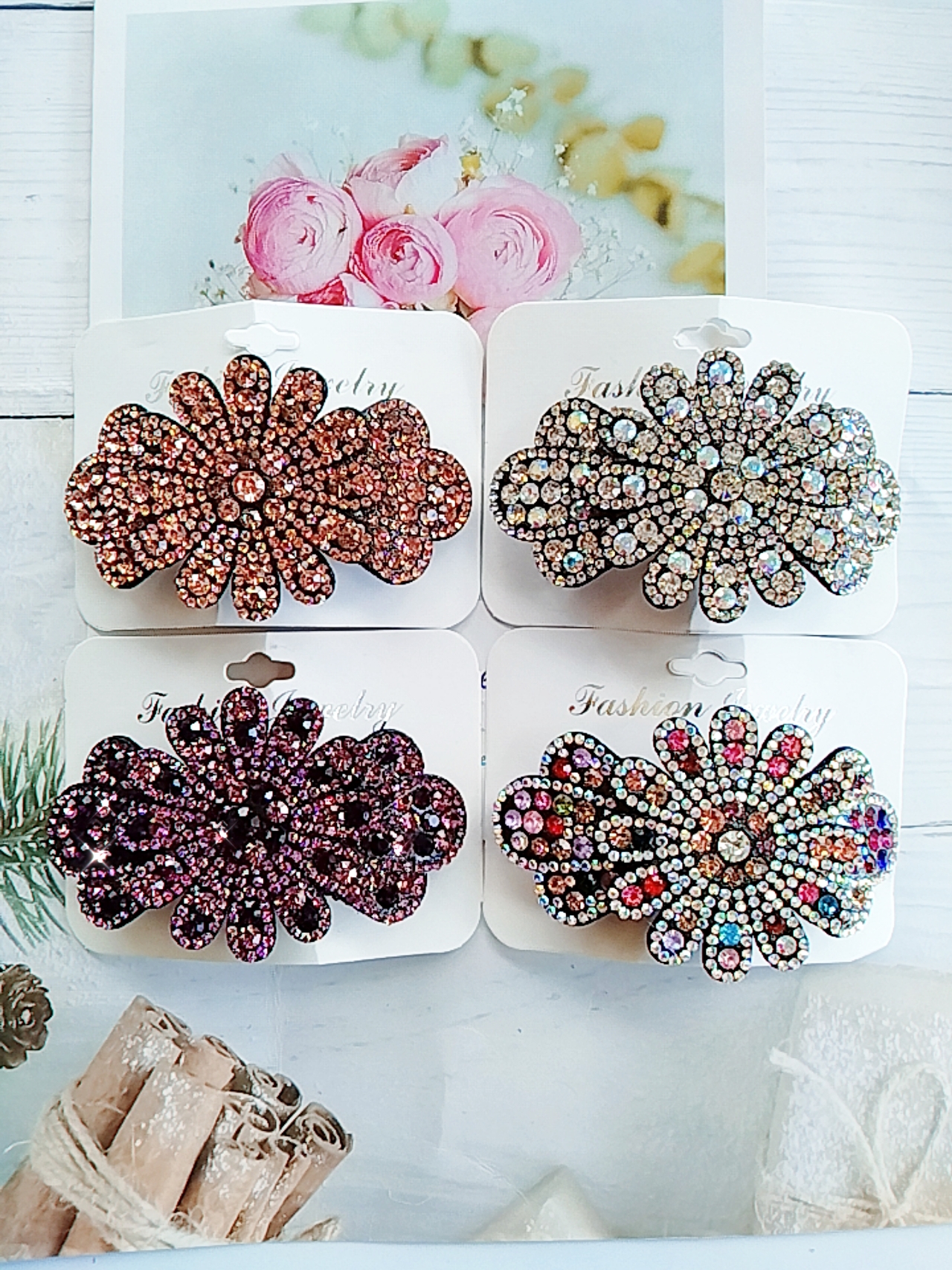 Kẹp tóc phía sau đính đá lấp lánh