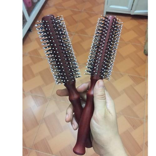 Lược tròn cán gỗ dễ chải tạo kiểu