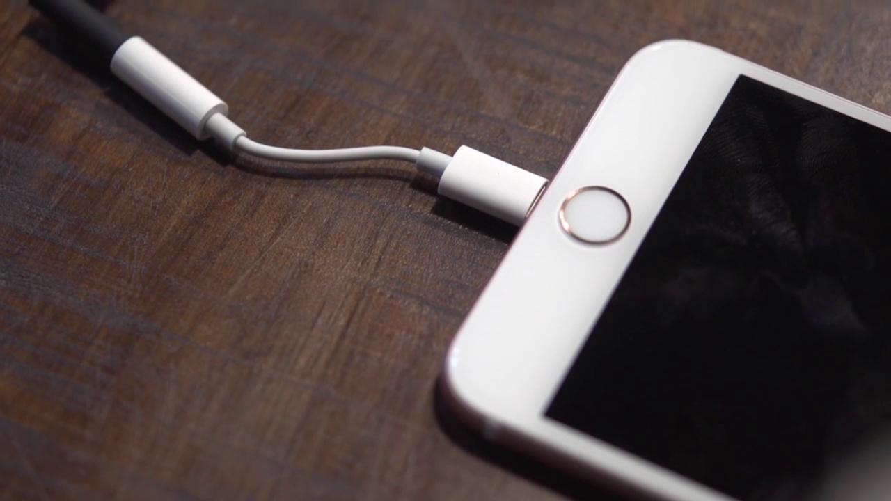 cáp chuyển iphone ra 3.5