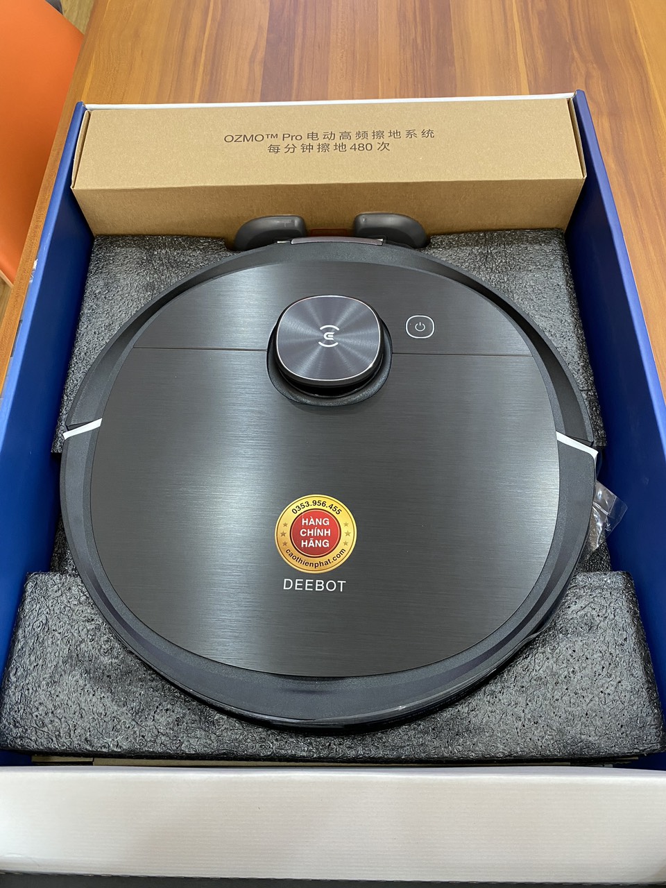 [HCM]Robot hút bụi lau nhà Ecovacs Deebot OZMO T8 AIVI