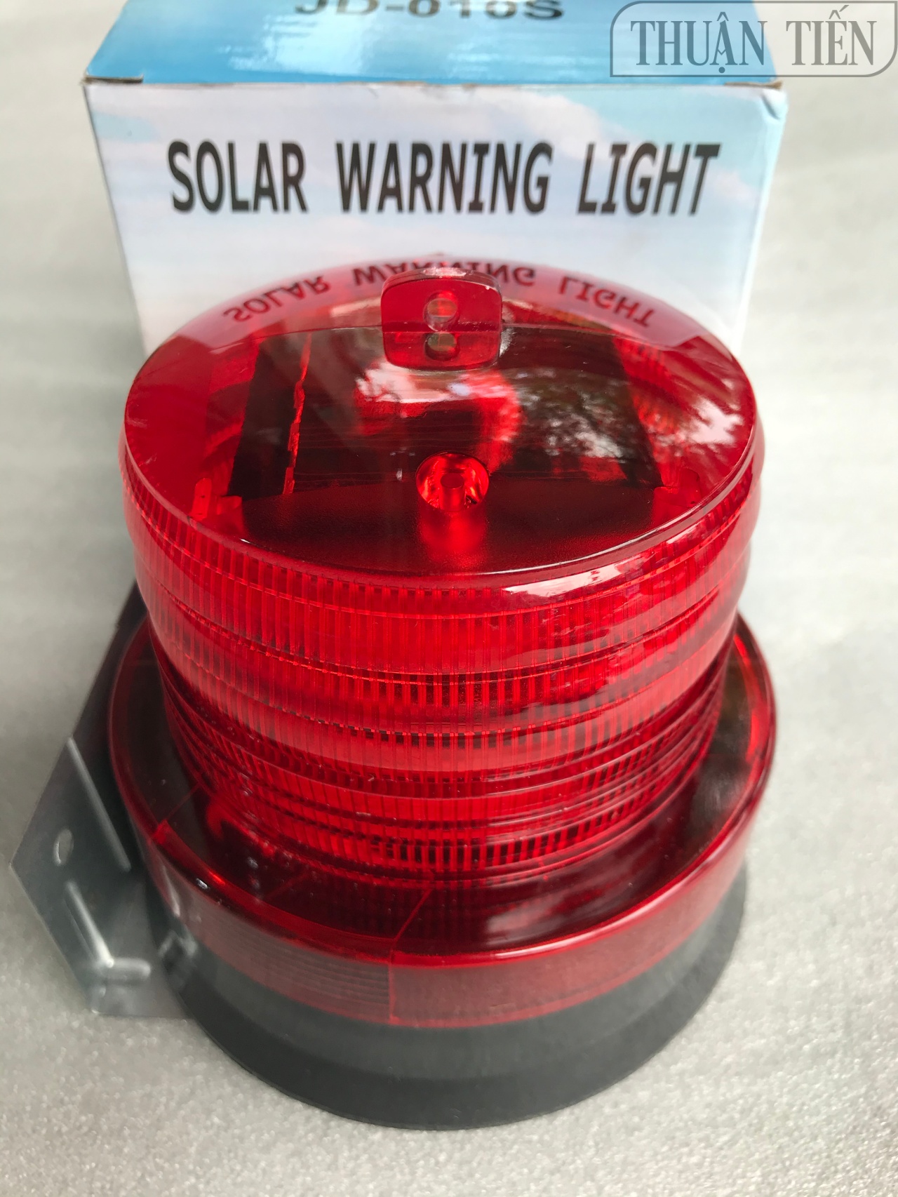 Solar powered work site warning safety warning lamp for patchwork salon