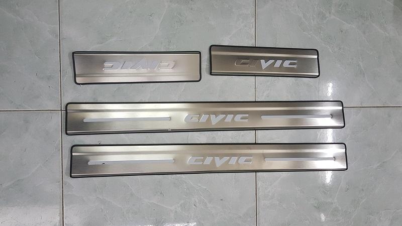Ốp bậc ngoài civic 2006-2013