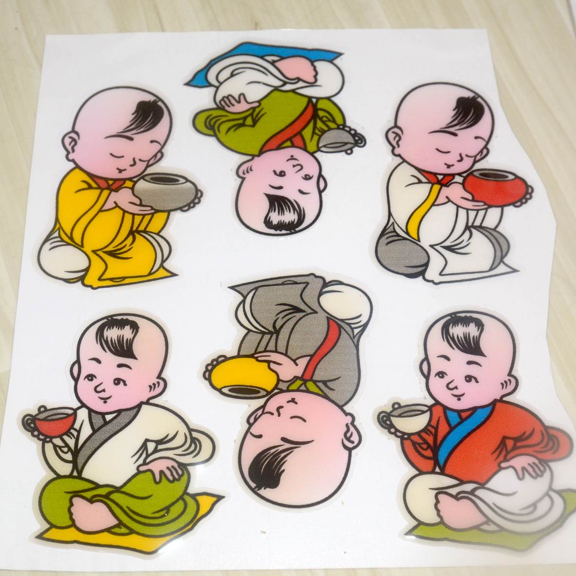 [HCM]Decal Chú tiểu ôm bình dán tường-trang trí