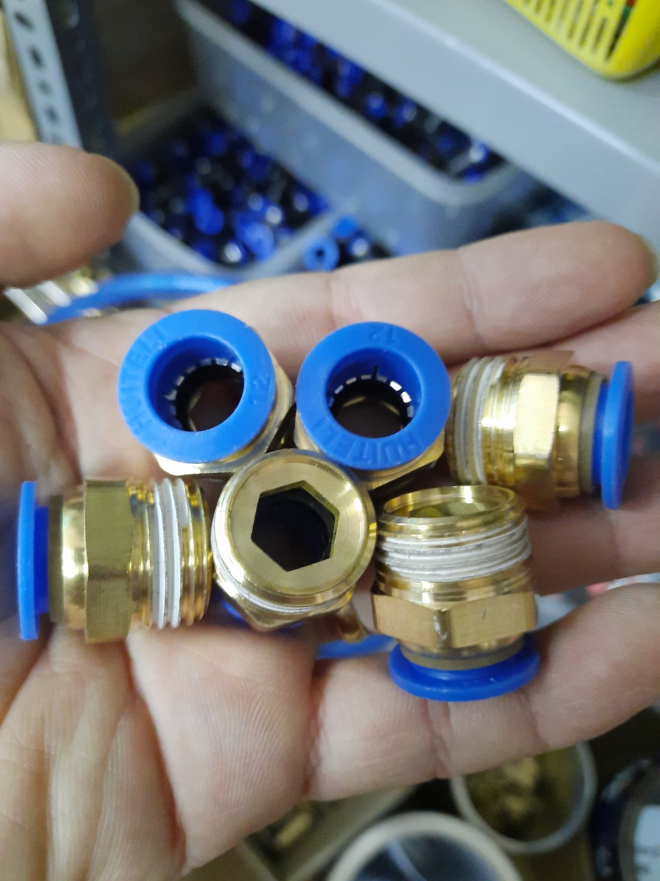 Ốc ren 21-8 - ren 21-12 - ren 17-8 sử dụng kết nối từ ren trong 21 ra ống 8-12mm - chuyển ren 21-8, 21-12 dùng cho phun sương