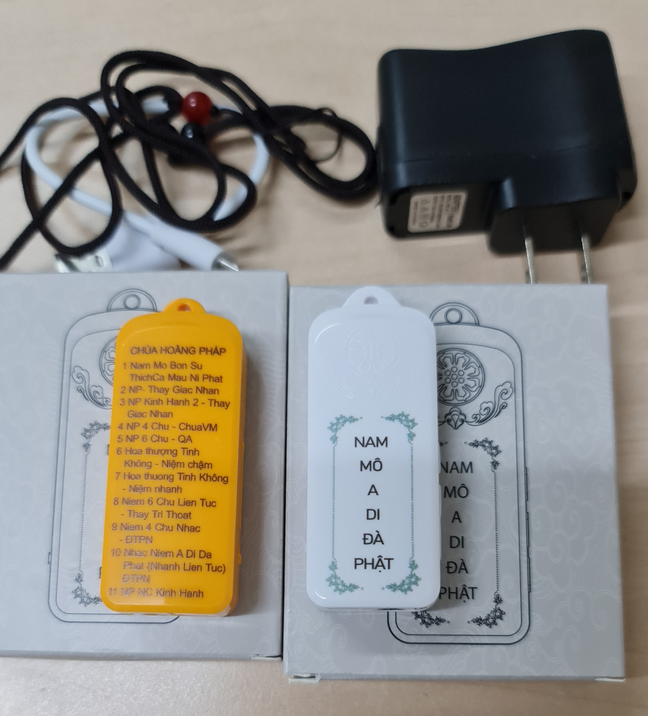 Máy niệm phật mini đeo cổ 11 bài