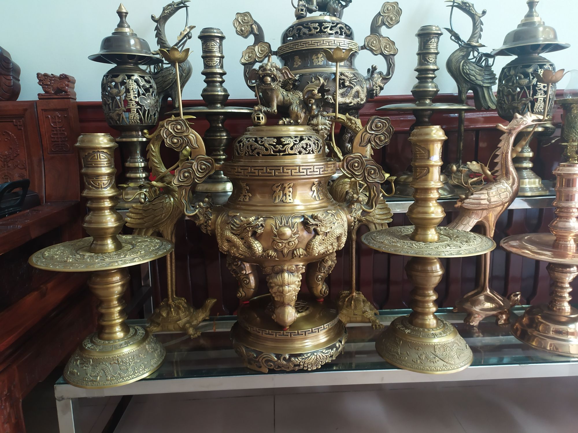 Đỉnh thờ Ngũ sự