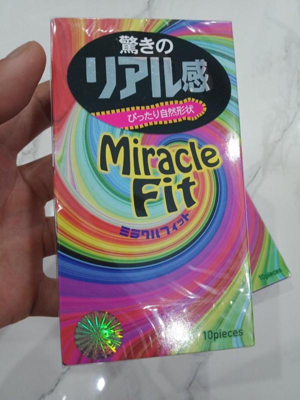 BCS21 Bao cao su Sagami Miracle Fit 3D ôm khít kéo dài thời gian ( 10 chiếc)
