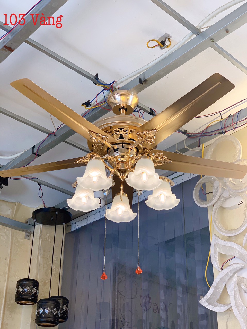 Quạt Trần Đèn MS: QTZ-103 Vàng PHOENIX - PROMAX6.0 Động Cơ DC 6 Số 2 Chiều Gió Phù Hợp Cho Mọi Không Gian Như Phòng Khách, Phòng Ngủ, Phòng Ăn, Nhà Hàng...( Tặng Kèm Bóng Led )