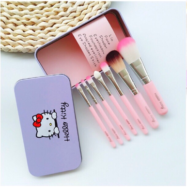 Bộ cọ trang điểm 7 cây mềm mượt kèm hộp đựng (Hồng) được làm từ lông tự nhiên; mềm mại; độ đàn hồi tốtBộ cọ trang điểm Hello Kitty 7 món hộp thiết siêu xinh, , bộ cọ trang điểm 7 cây, bộ cọ hello kitty,cọ trang điểm,bộ trang điểm,hộp trang điểm,hộp trang