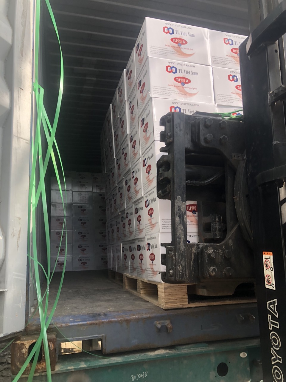 Keo dán gỗ, keo sữa dán gỗ can 4 kg