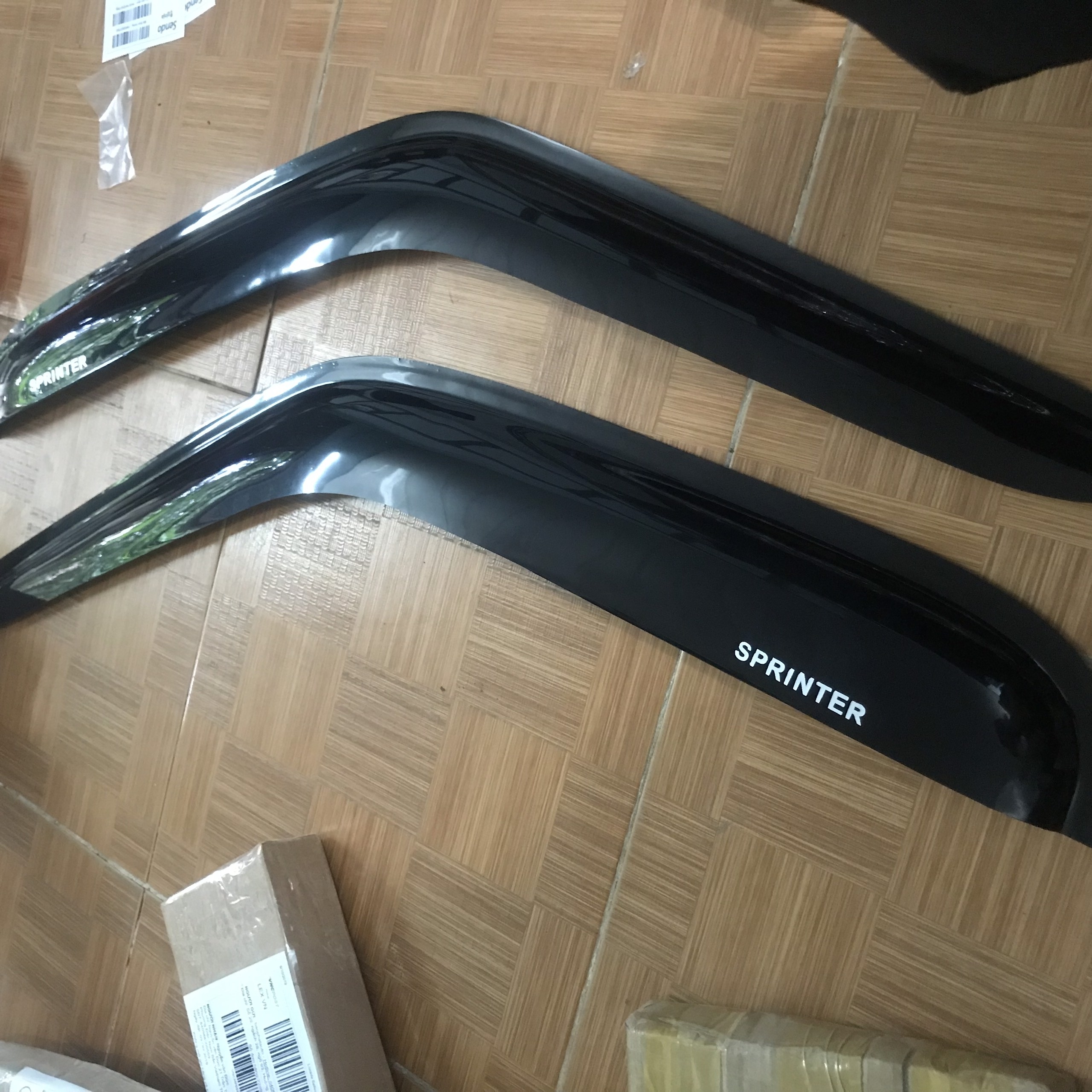 Vè mưa đen Mercedes Sprinter Form 2006-2018