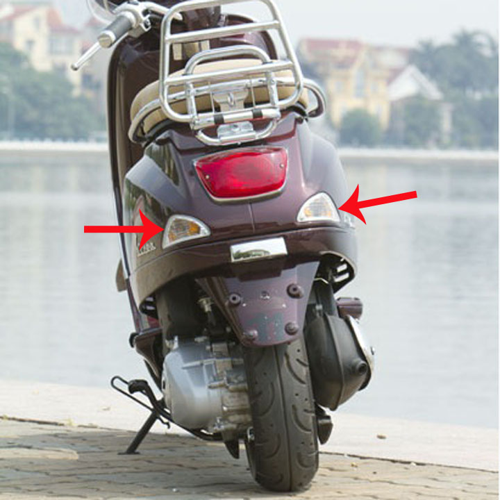 Bộ 2 xi nhan sau kèm bóng đèn xe Vespa LX