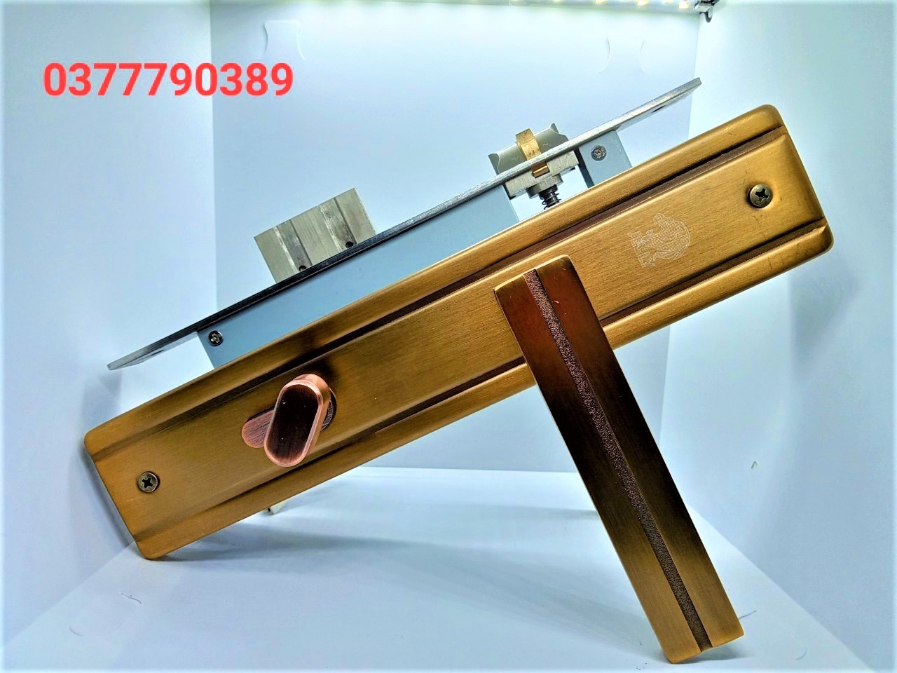 khoá cửa tay gạt JeeLy màu gỗ