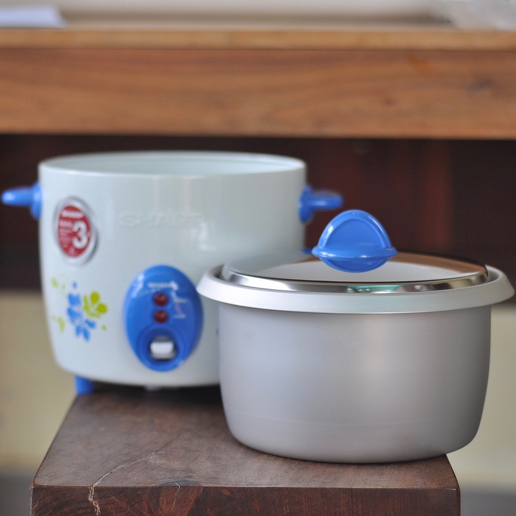 Nồi Cơm Điện SHARP 1.1L D11 Nhập Khẩu Thái Lan (Giao Màu Ngẫu Nhiên)
