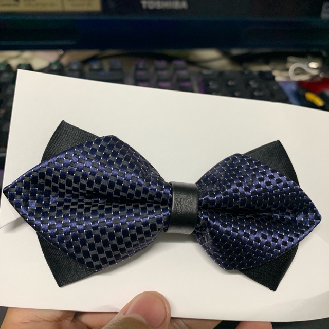 [HCM]Nó nhọn chú rể xanh đen chấm bi phụ kiện cưới Giang mẫu nơ chú rể mới