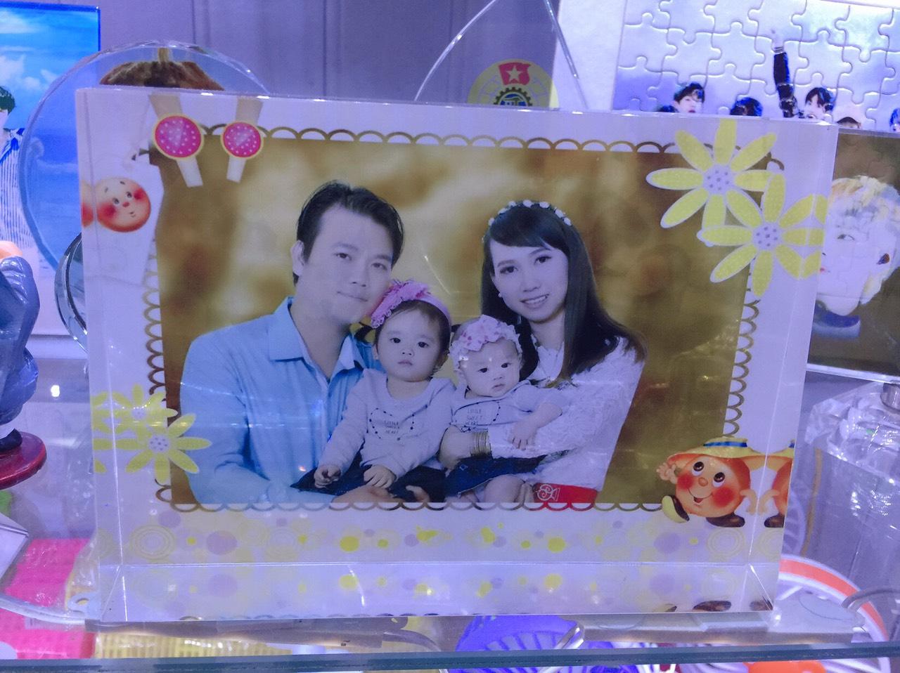 Pha lê chữ nhật in hình theo yêu cầu