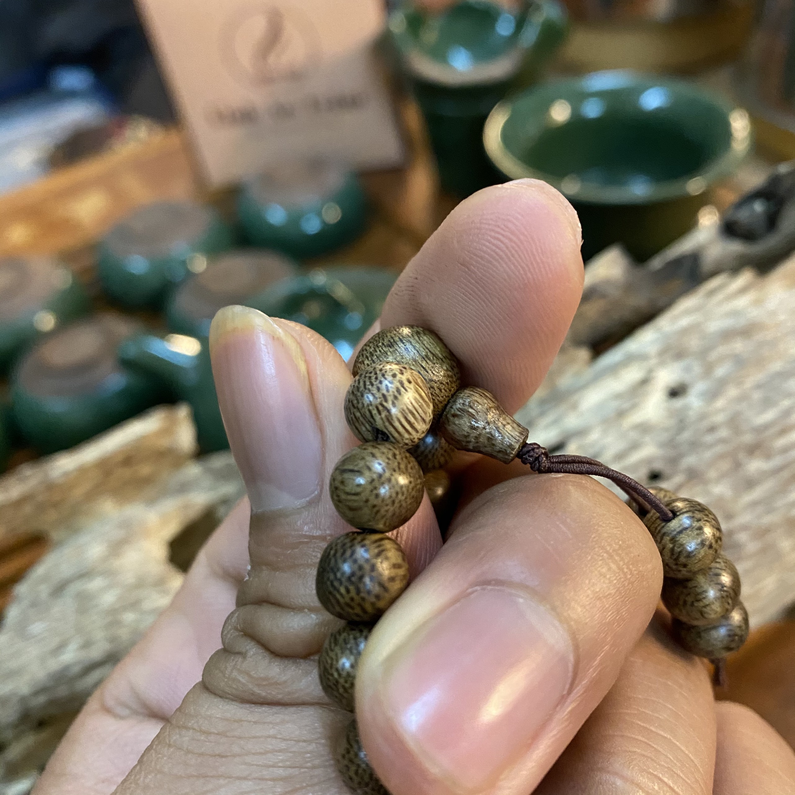 Vòng Tay Trầm Hương Loại 17 Hạt