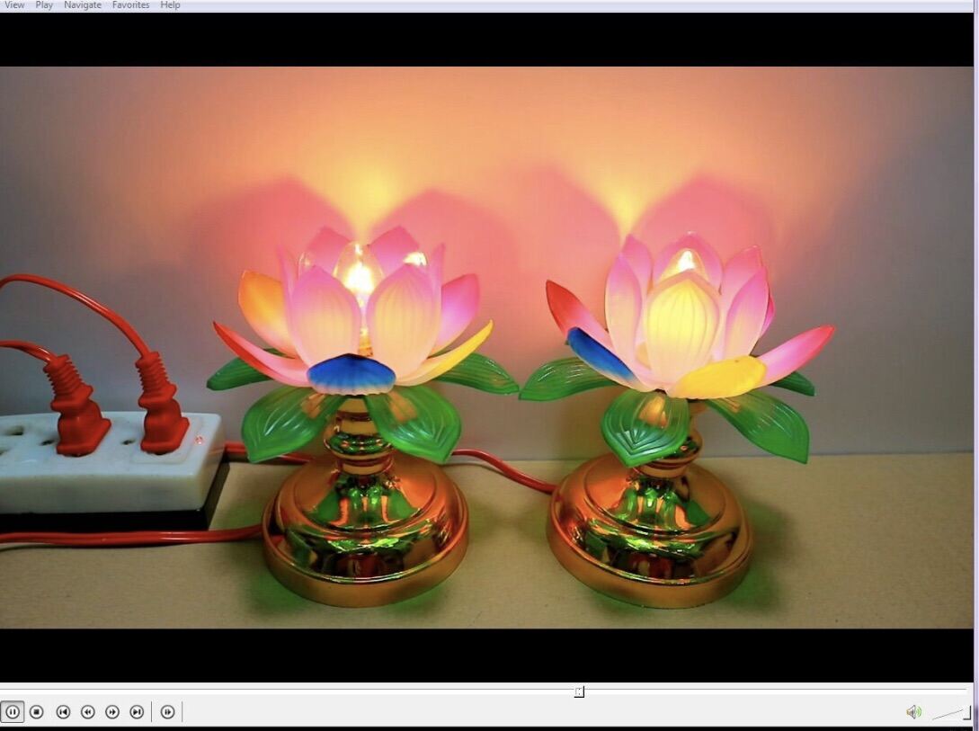 CẶP ĐÈN THỜ SEN NHỰA 15CM LOẠI TRUNG