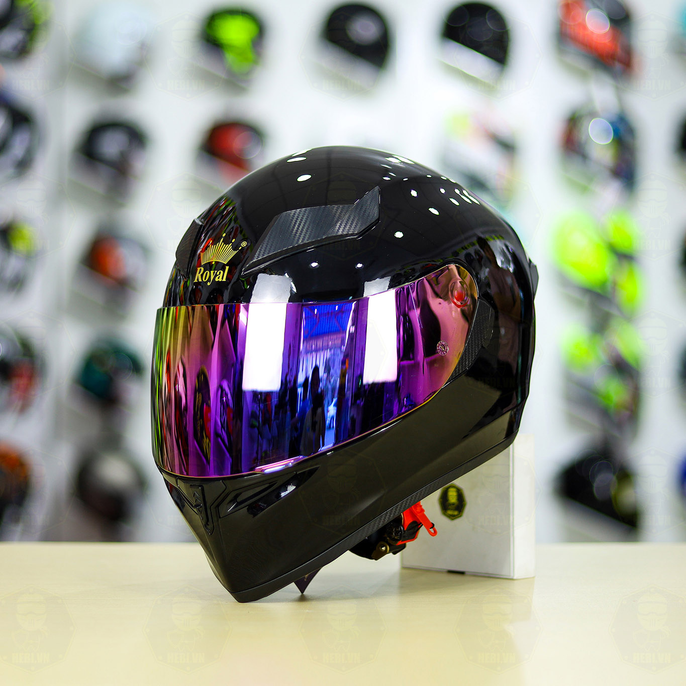 ( KÍNH TITAN) MŨ BẢO HIỂM ROYAL M138B 1 KÍNH MÀU ĐEN BÓNG KÈM TÚI ĐỰNG NÓN VÀ HỘP