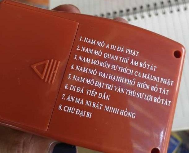 Máy niệm kinh phật có sẵn 8 bài