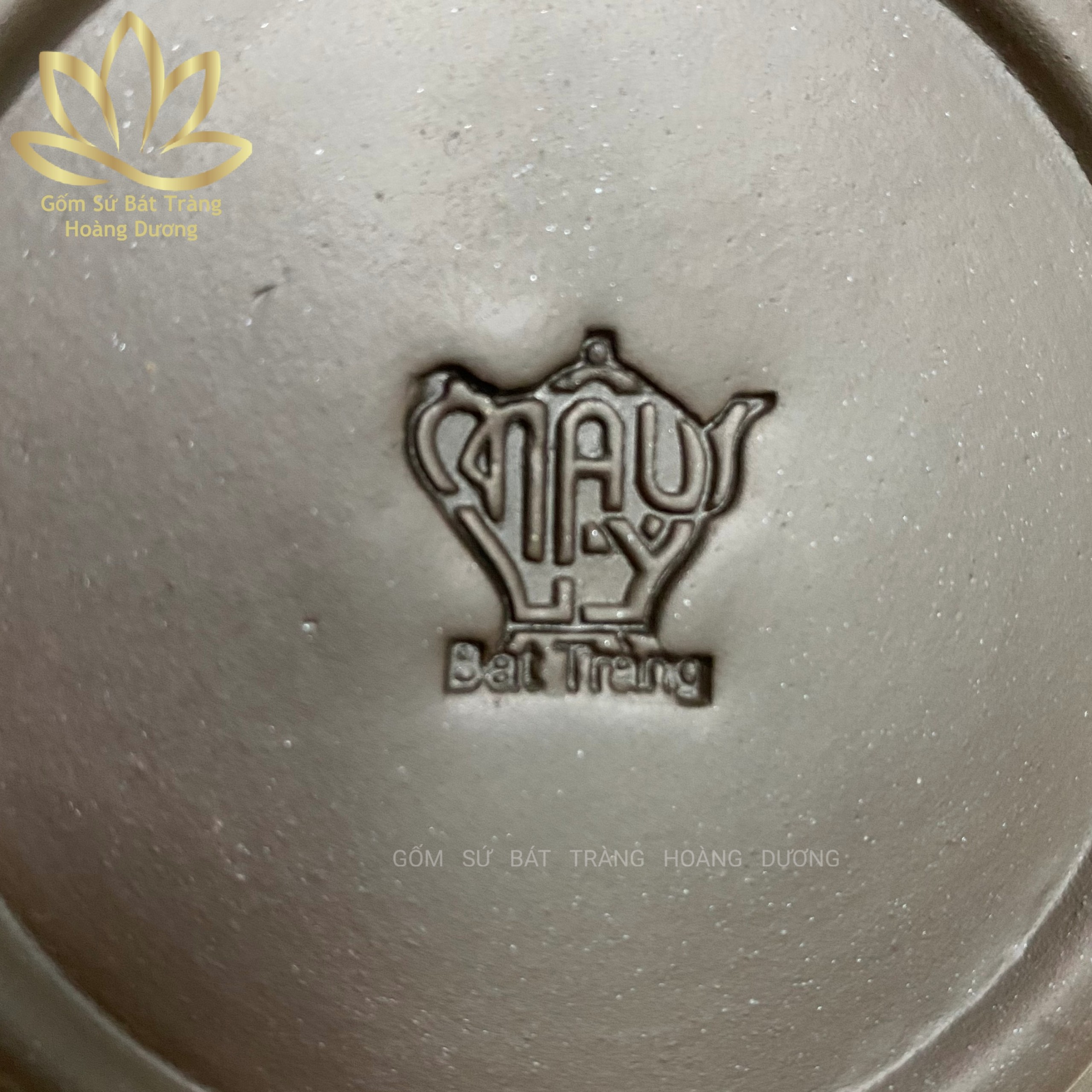 (Hàng nghệ nhân) Ấm pha trà Bát Tràng đất nung quai đắp hoa sen 400ml màu đen