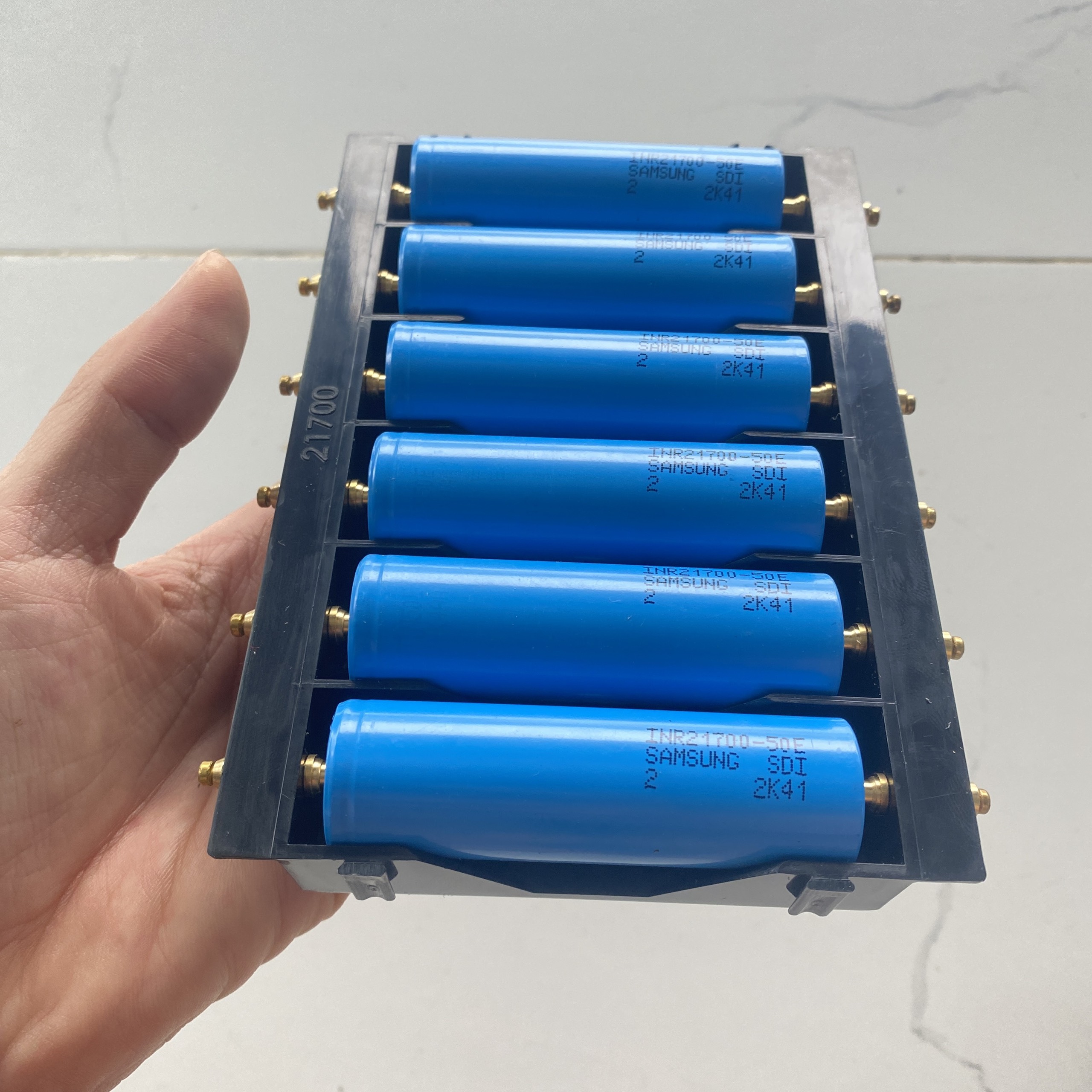 Khay cân bằng pin 21700 vip  màu đen ( khay 6)