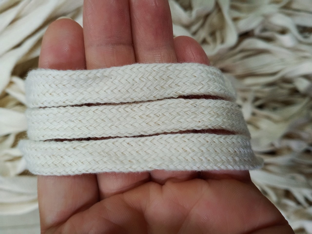 đôi dây giày R.O thấp cổ màu kem hàng cao cấp