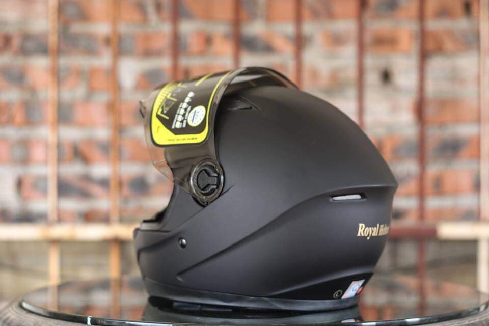 Mũ Bảo Hiểm Fullface M136 ROYAL ĐEN NHÁM (KÍNH KHÓI )