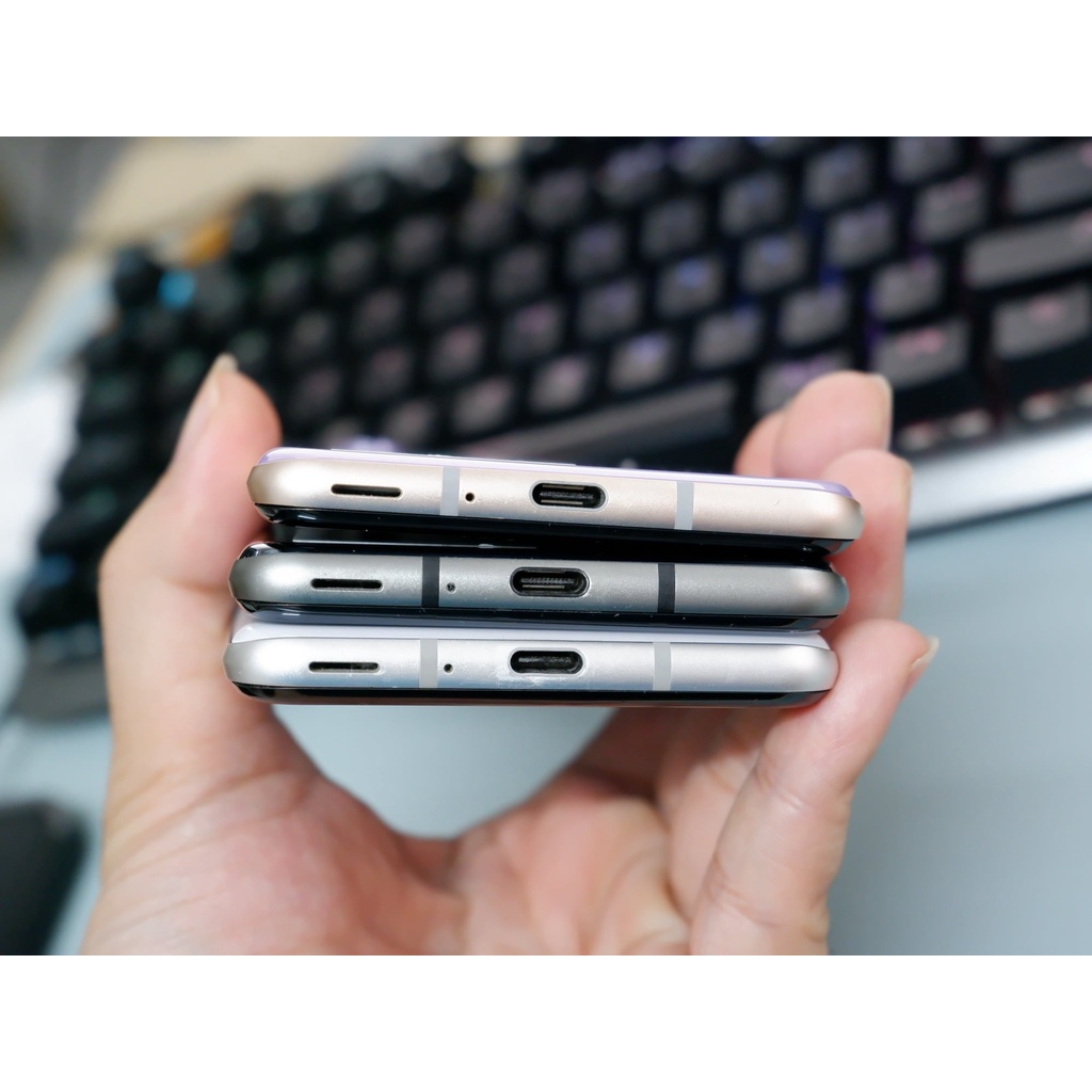 Điện thoại Sharp Aquos R3 loại A , tặng ốp lưng
