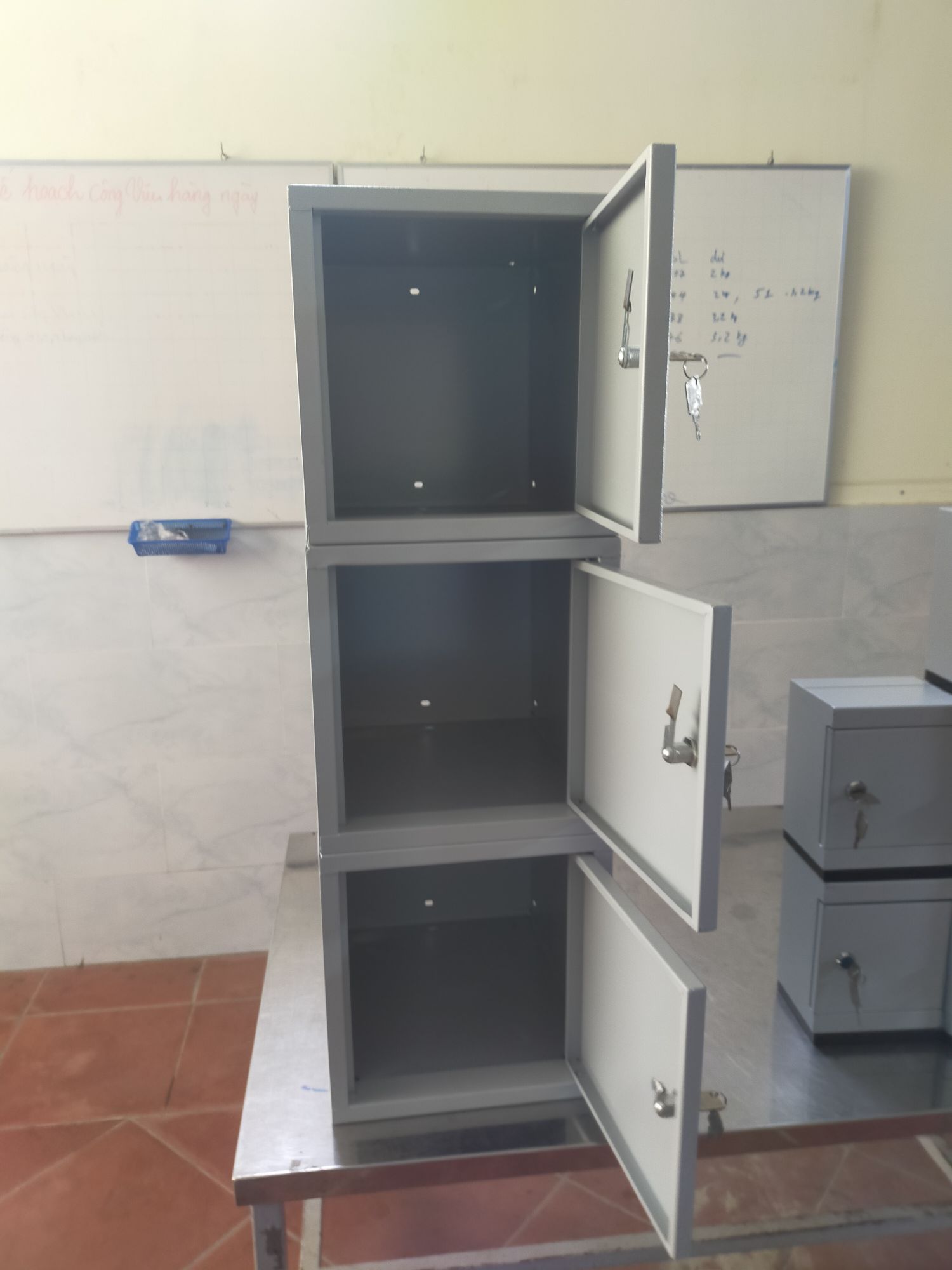 hộc tủ sắt cá nhân
