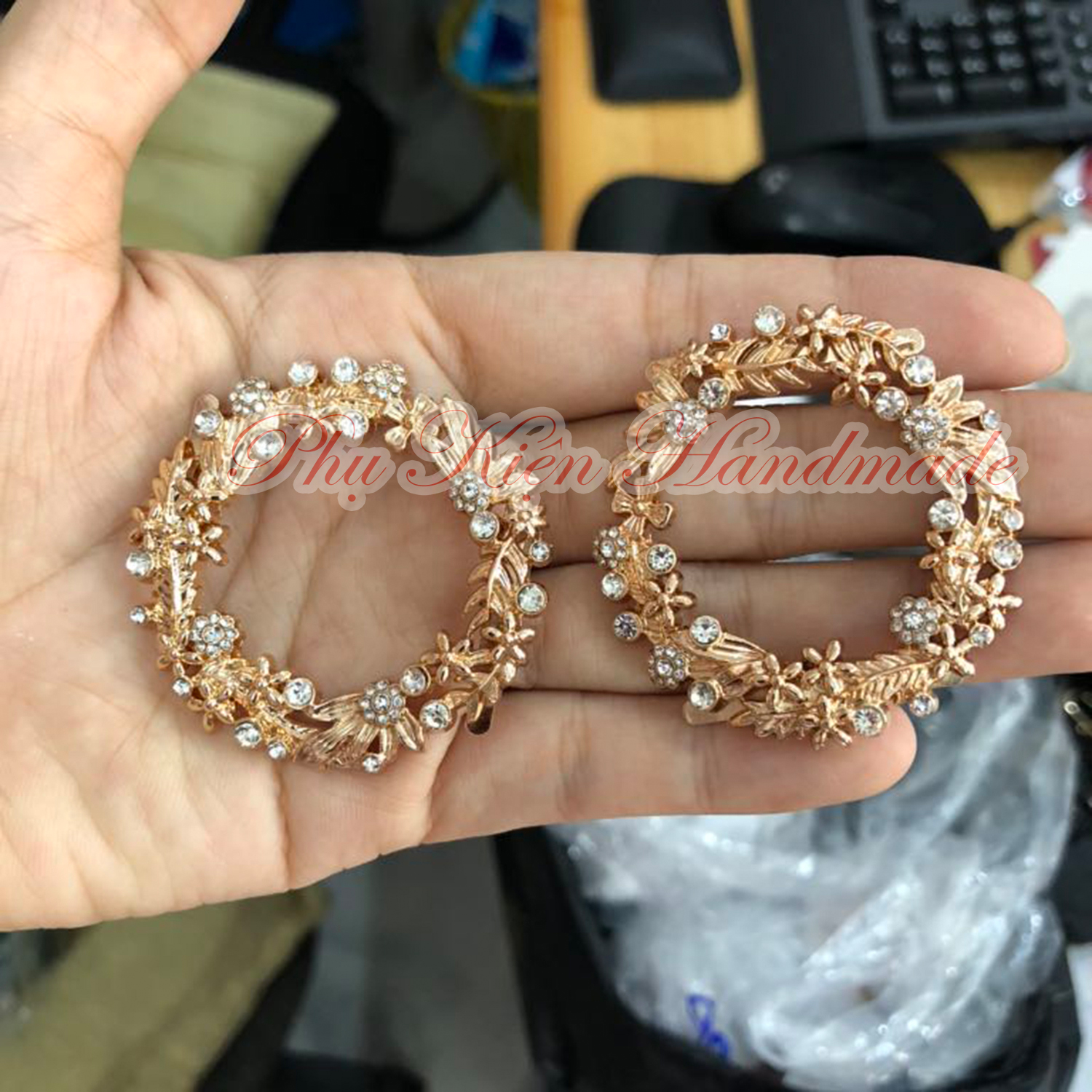 Round Border with Stones 4.7cm to Make a Handbag