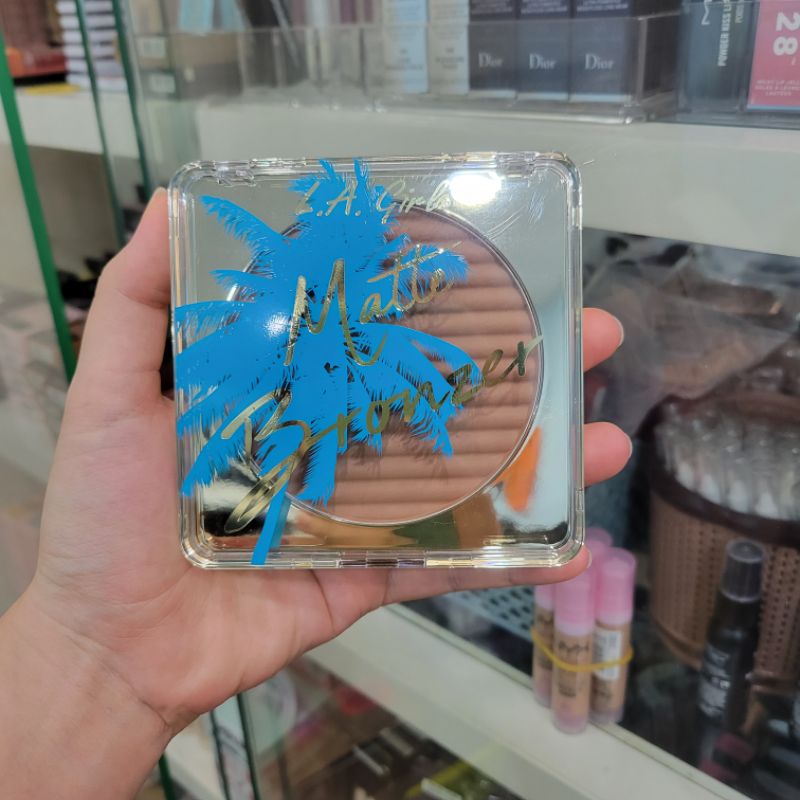 Phấn tạo khối LA Girl Matte Bronzer