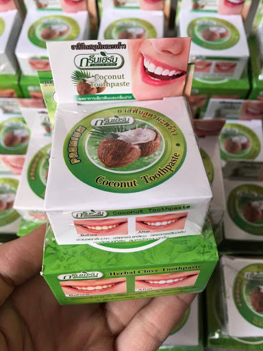 Kem trắng răng xanh Thái Lan