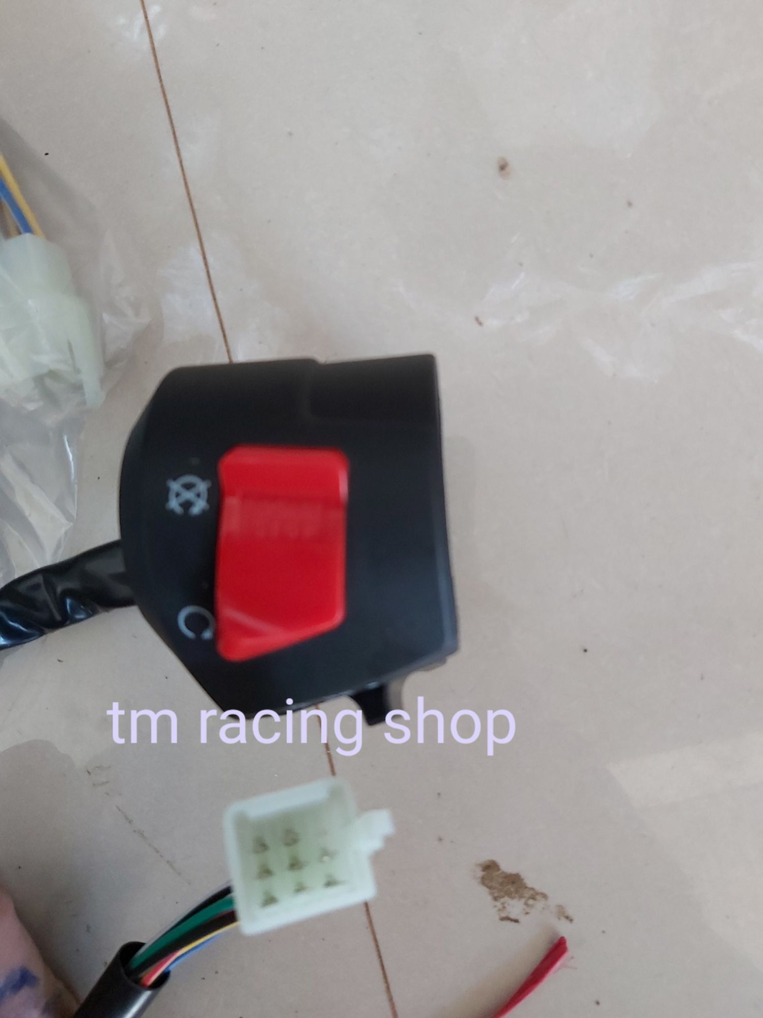 Cùm bên đề xe ba bánh