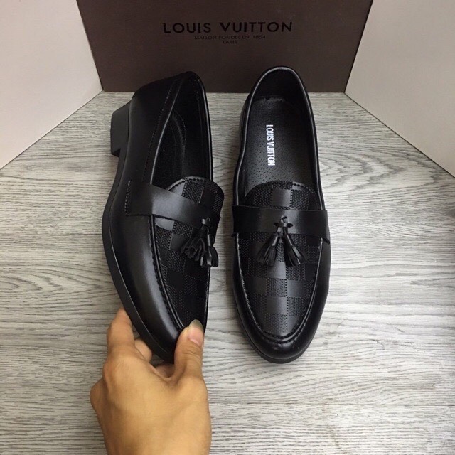 giày lười tây da mờ kẻ caro gắn lơ phối quần tây rất đẹp