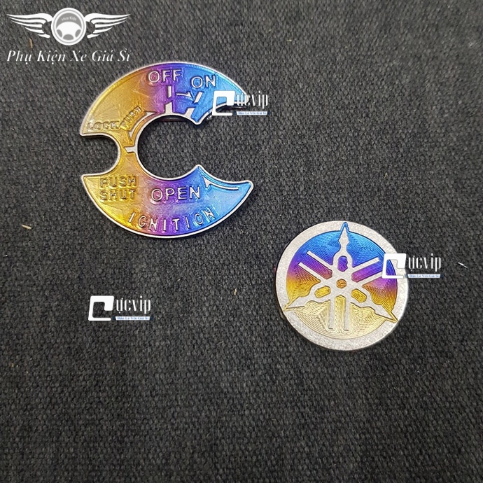 Combo Miếng Dán Ổ Khóa Và Logo Yamaha Titan Cho Xe Exciter 2015 - 2020 MS3374