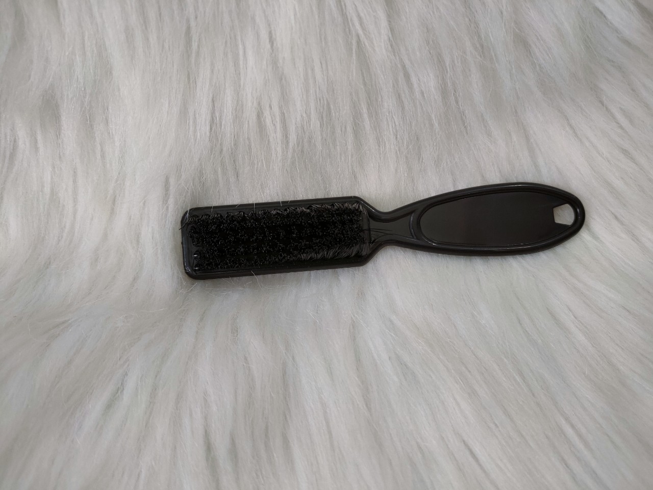 Cọ phủi tóc màu đen mini