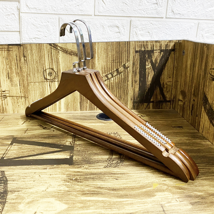 Móc Gỗ Nâu Vai Đệm Thanh Ngang 44,5cm ( Bộ 5 móc )