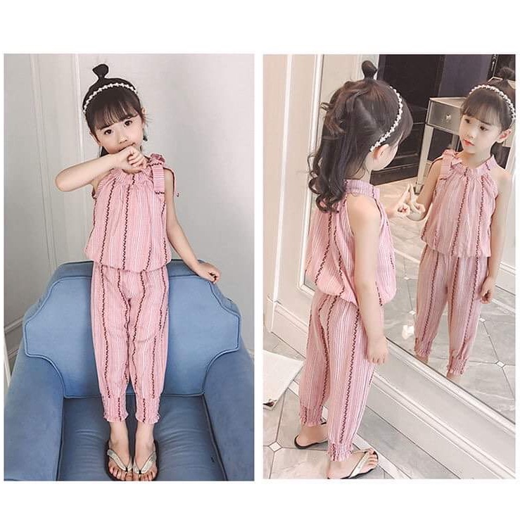 Bộ đồ hở vai thắt nơ dễ thương cho bé gái