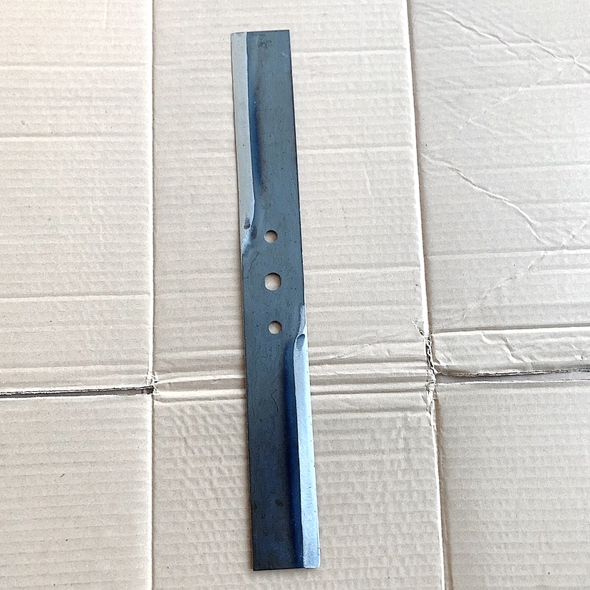 Lưỡi dao lắp máy thái chuối dài 43cm trục 14mm