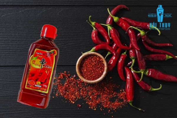 Tinh Dầu Ớt Cay Hàn Quốc 550g (Nấu Mì Cay, Bánh Gạo Cay, Gà Xào Cay....) - 캡사이신소스