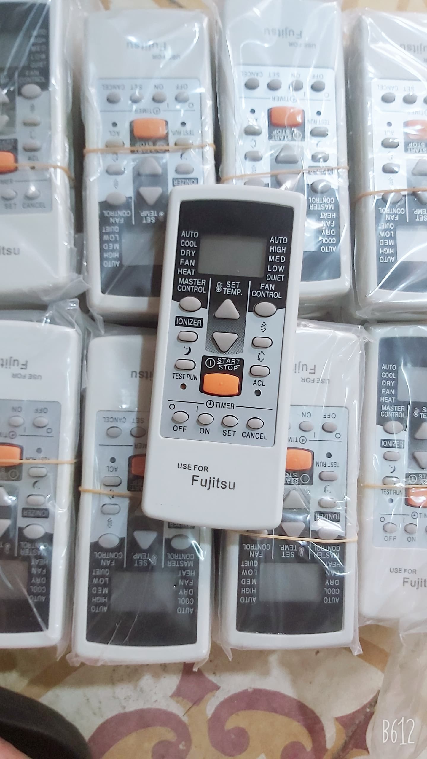 Khiên điều hòa fujitsu vuông nút cam