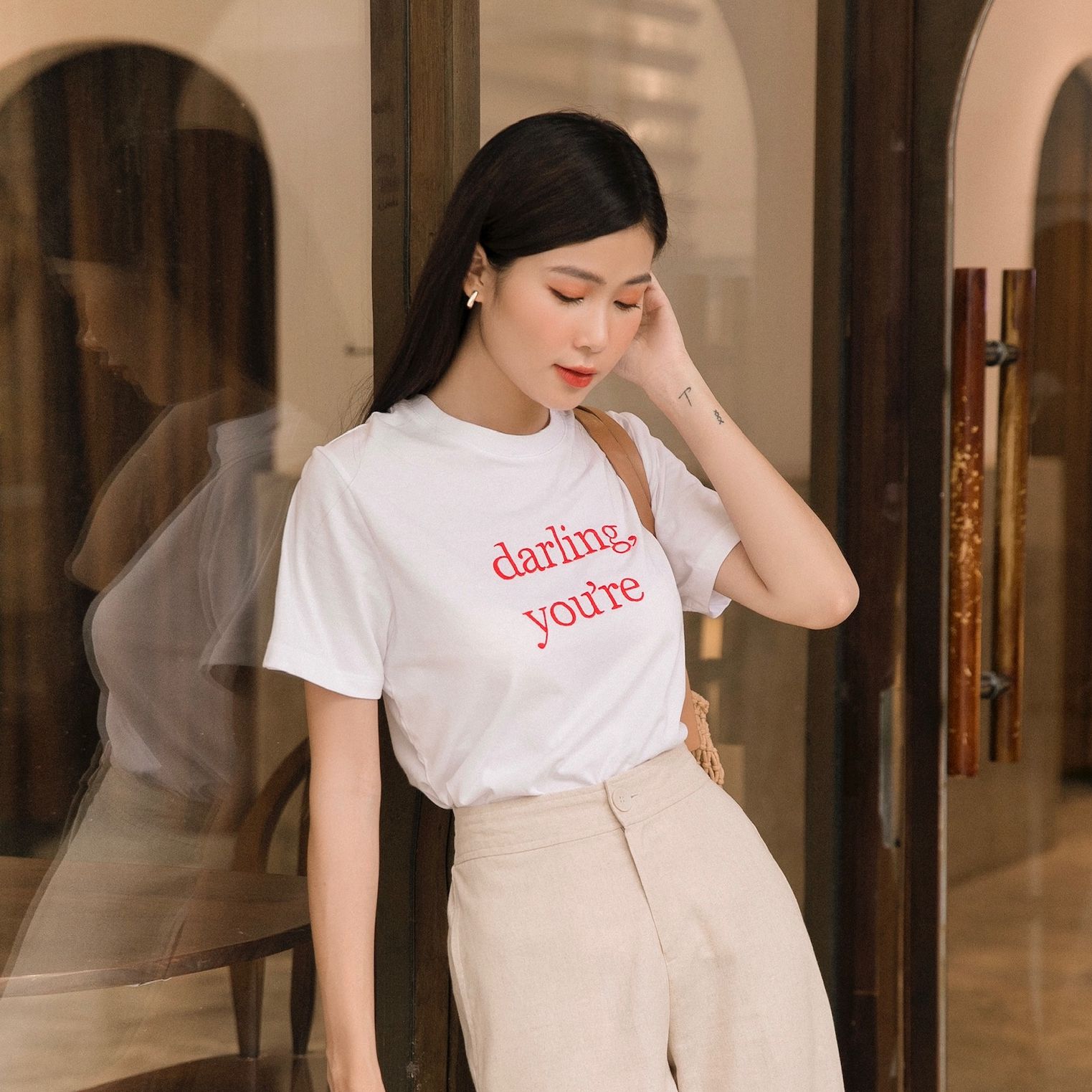 Áo thun MIEU thêu "Darling" - HM02 (Trắng)