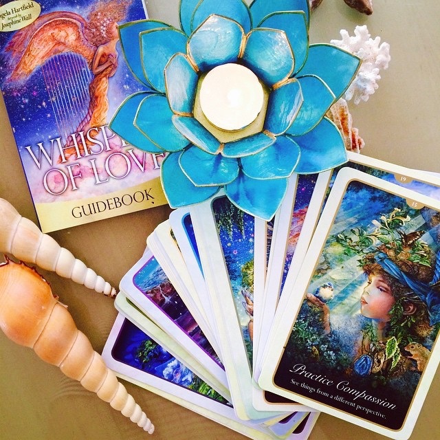 Bài Whisper of Love Oracle