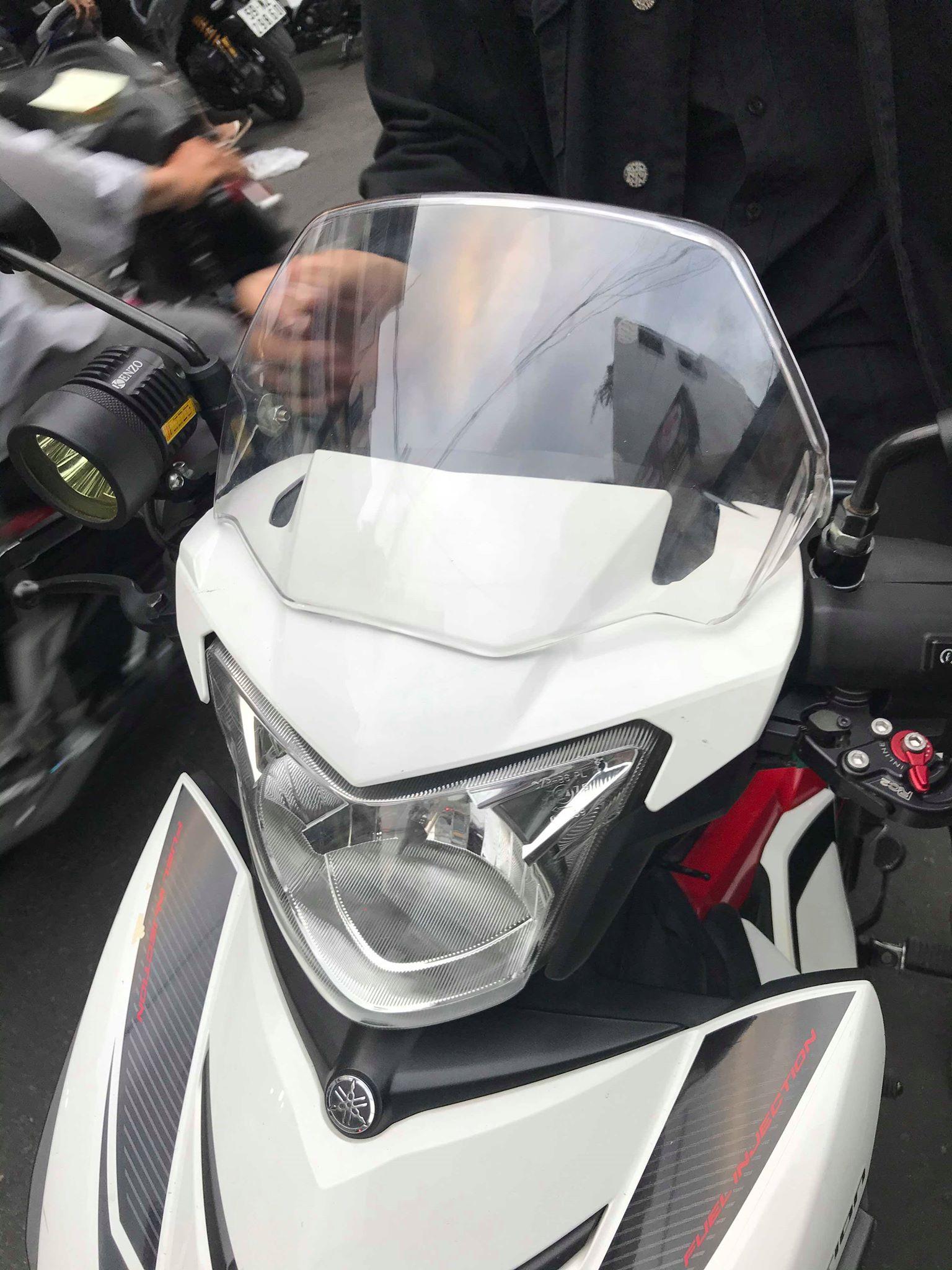 Chắn gió kiểu Sh cho ex150,vario