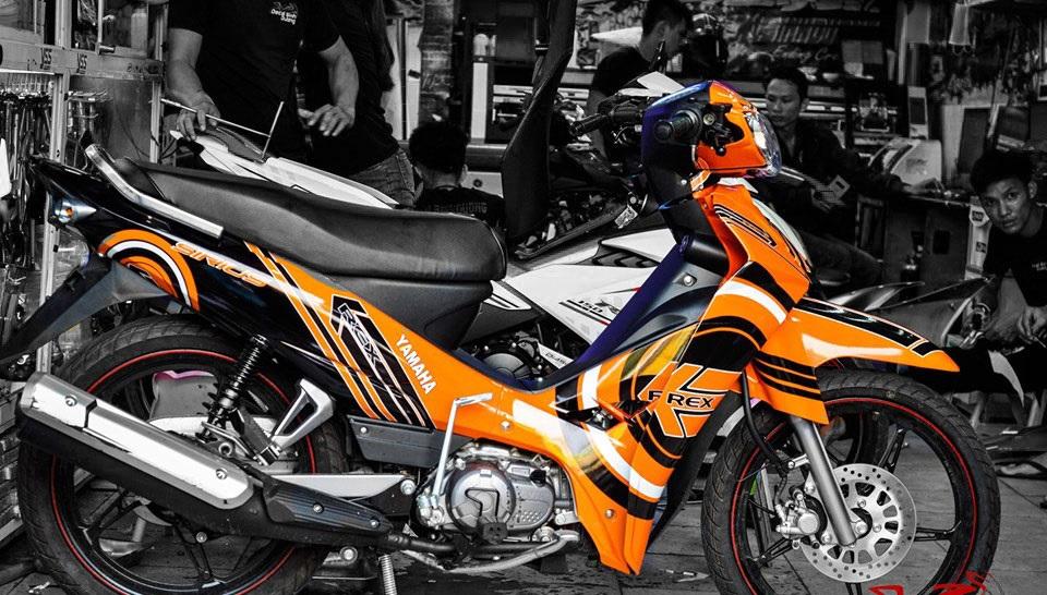 Tem trùm xe sirius cam đen, team dán xe máy sirius, team trùm sirius, team trùm sirius, tem xe sirius, tem trùm sirius, tem xe sirius cam đen