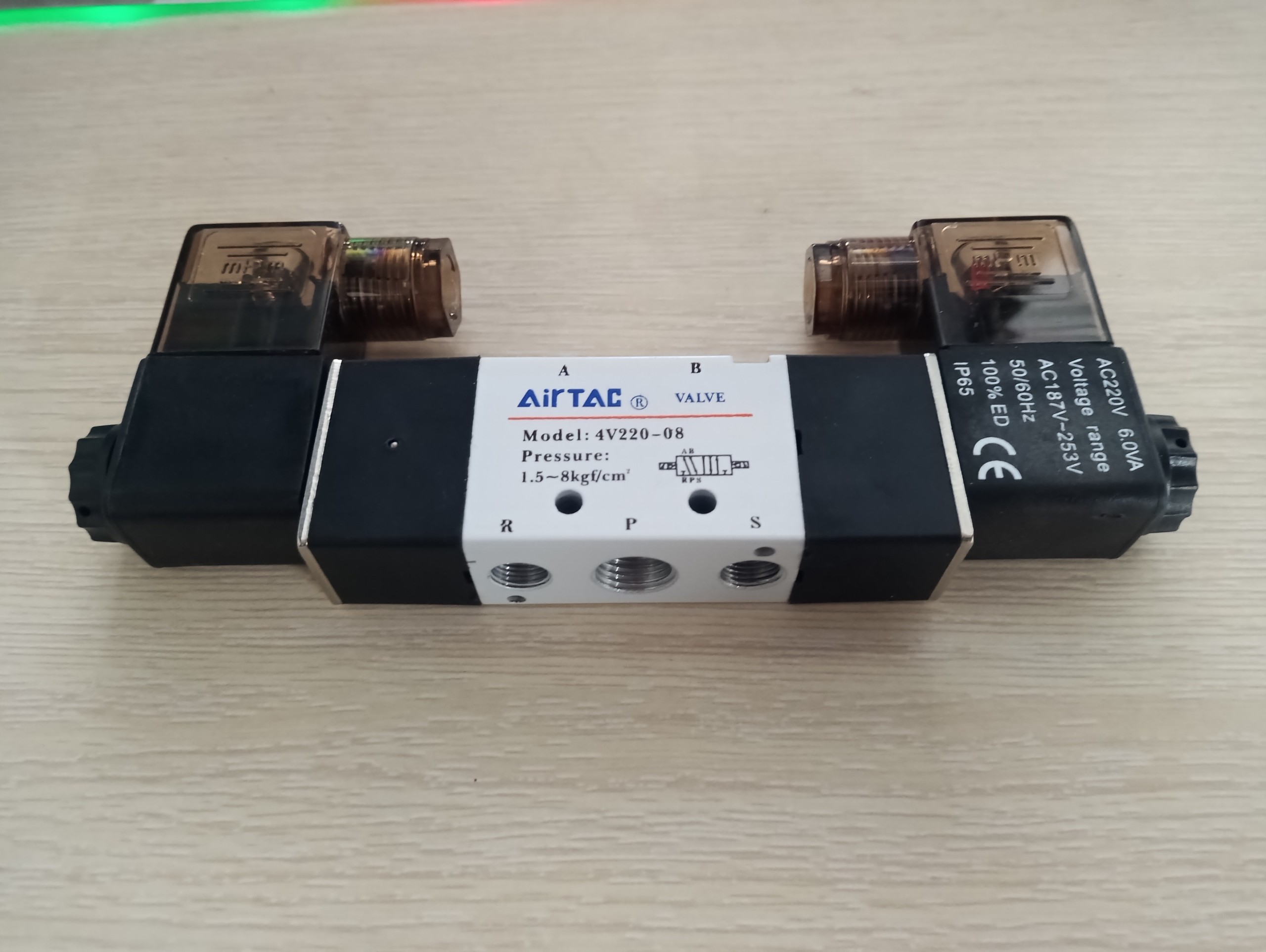 Van Điện Từ Khí Nén AIRTAC 4V220-08 (Van Khí Nén 5/2, 2 Đầu Coil)