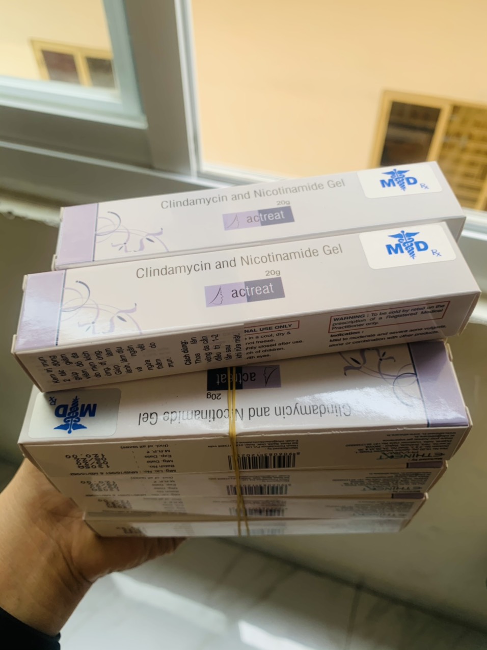 Kem hỗ trợ giảm mụn Actreat