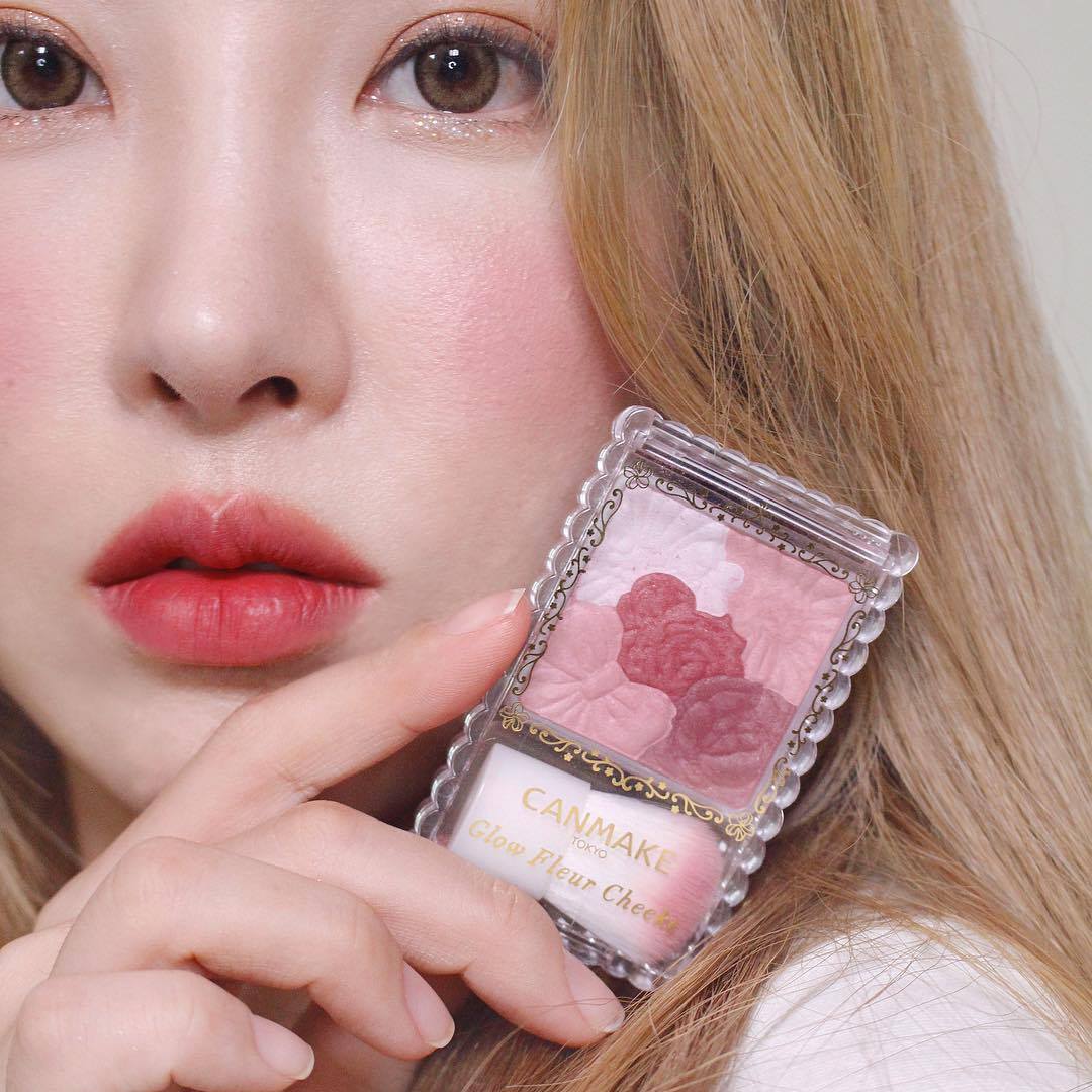 Phấn má hồng rạng rỡ Canmake Glow Fleur Cheeks Nhật Bản