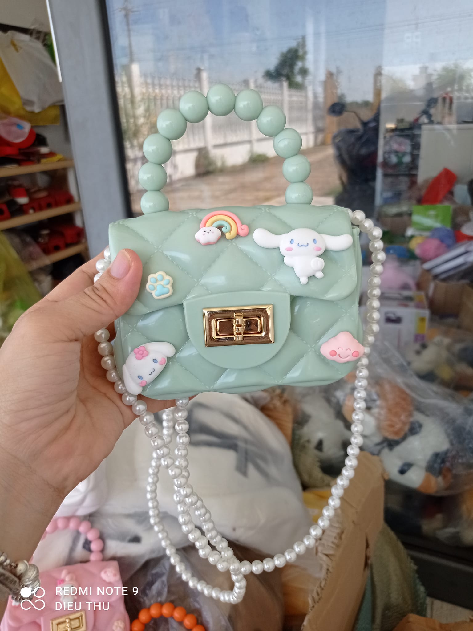 Túi đeo chéo quai ngọc mini cho bé gái có Sticker xinh xắn dễ thương